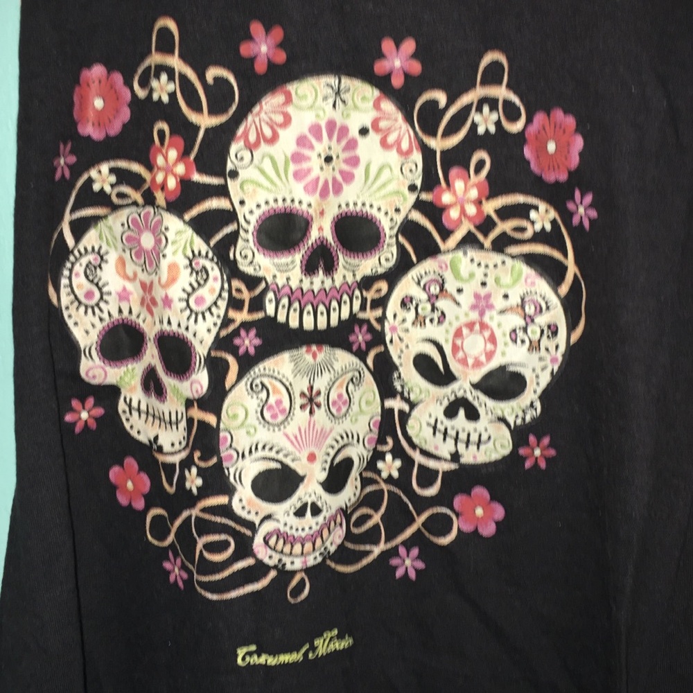 Black skull tank top